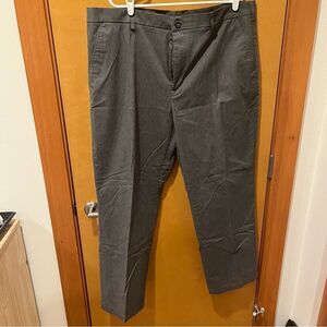 Croft & Barrow easy care gray 42 x 32 classic fit men’s dress pants